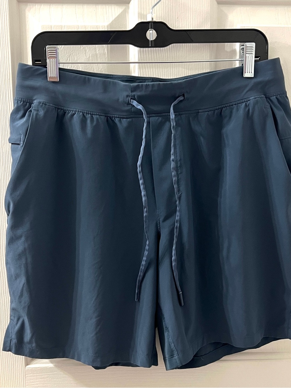 Lululemon Men’s Blue Zeroed In Linerless Shorts 7" Large